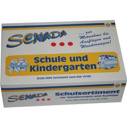 Weiße Box mit blauer und gelber Schrift für Erste-Hilfe-Sets in Schulen und Kindergärten.